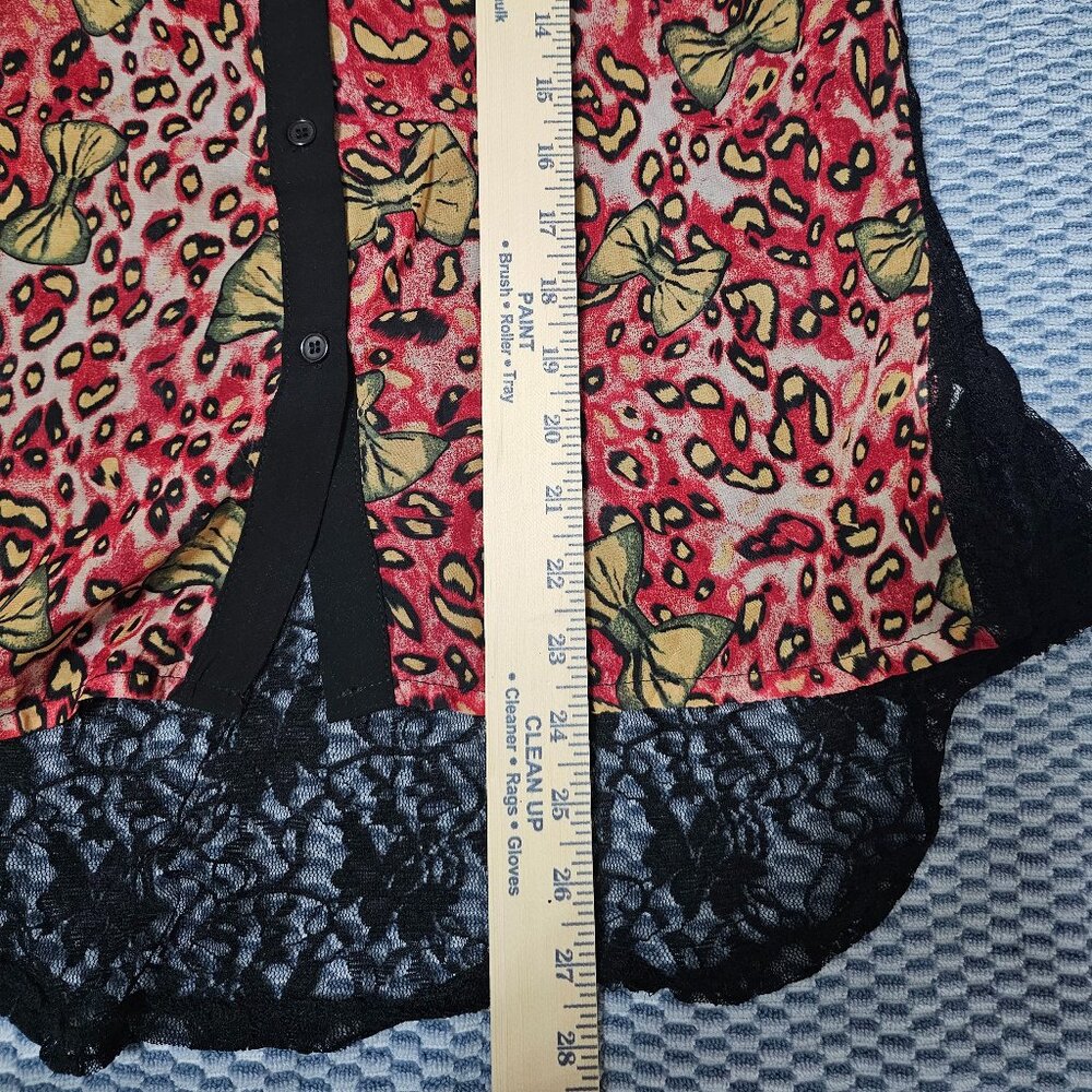 NEW Deco Button Down Long Back Lace Blouse - Size Small - Picture 6 of 6
